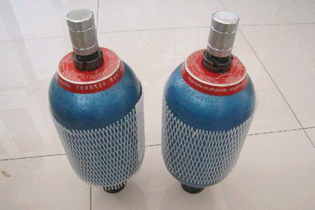 廠家生產(chǎn)活塞式蓄能器時(shí)需注意哪些？